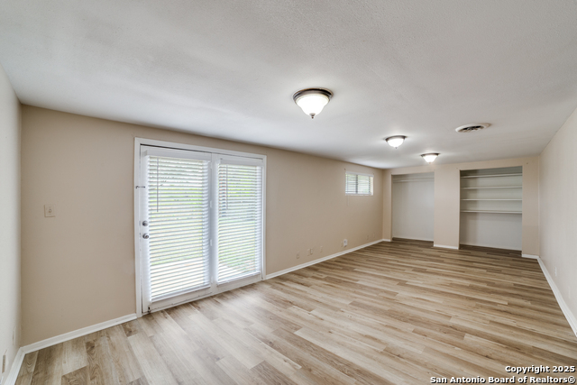 Image 21 of 29 For 2802 Darwin  