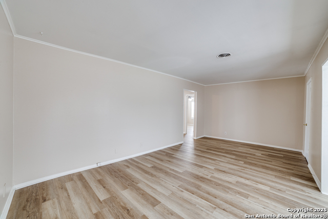 Image 4 of 29 For 2802 Darwin  