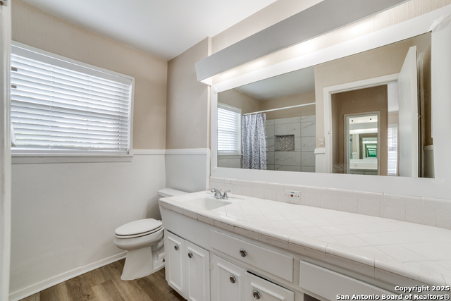 Image 8 of 29 For 2802 Darwin  