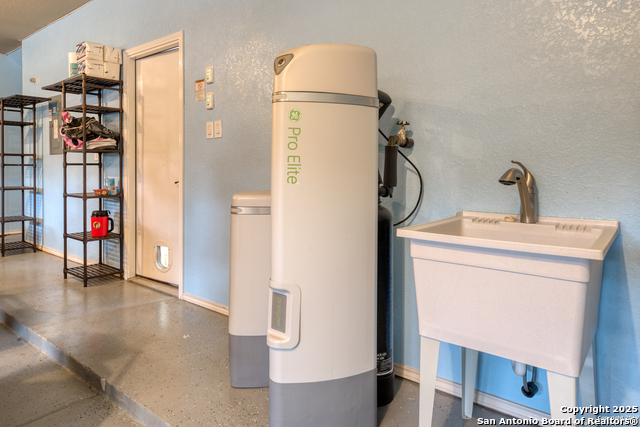 Image 23 of 25 For 909 Armour