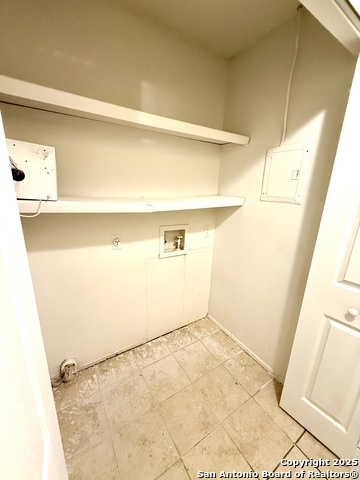 Image 12 of 18 For 7042 Oldham  