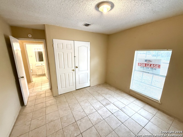 Image 14 of 18 For 7042 Oldham  