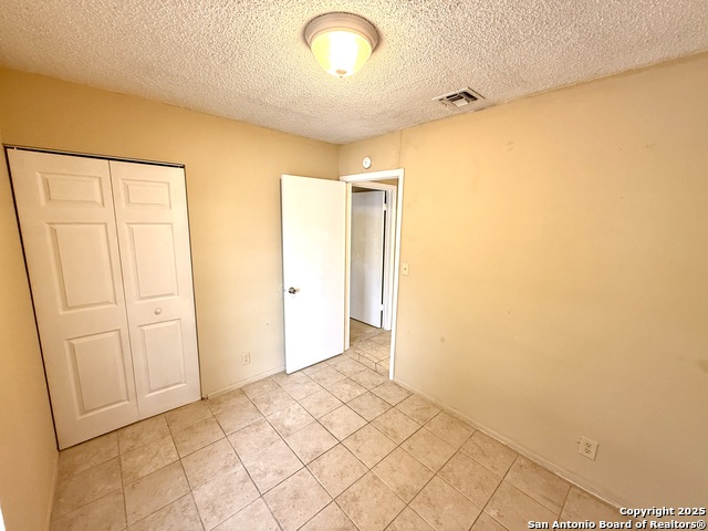 Image 16 of 18 For 7042 Oldham  