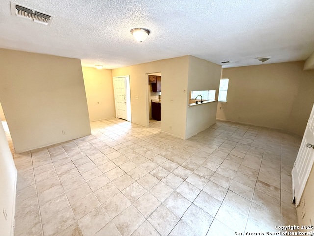 Image 3 of 18 For 7042 Oldham  