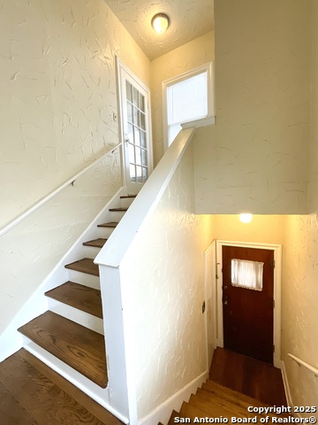 Image 2 of 30 For 1645 Mulberry W