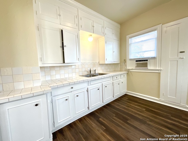 Image 23 of 30 For 1645 Mulberry W