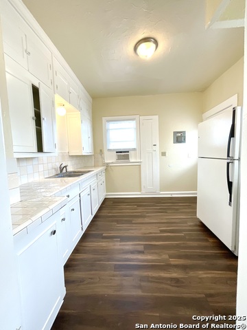 Image 27 of 30 For 1645 Mulberry W