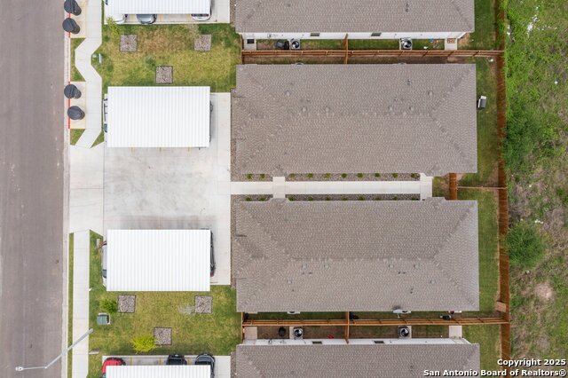 Listing photo id 19 for 1408 Yankton Street S