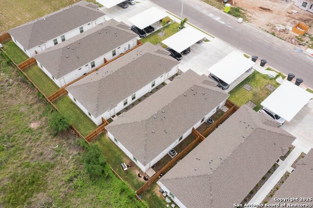 Listing photo id 21 for 1408 Yankton Street S