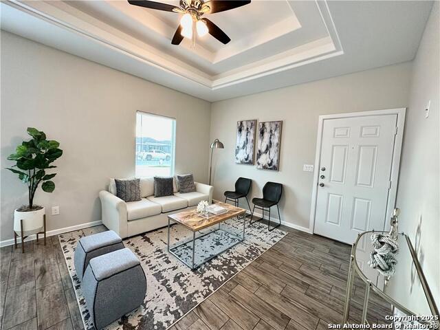 Listing photo id 7 for 1408 Yankton Street S