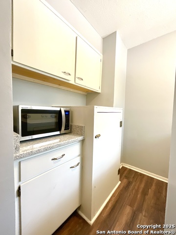 Image 10 of 28 For 3843 Barrington St 253n