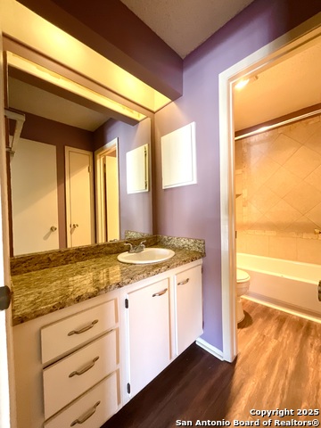 Image 14 of 28 For 3843 Barrington St 253n