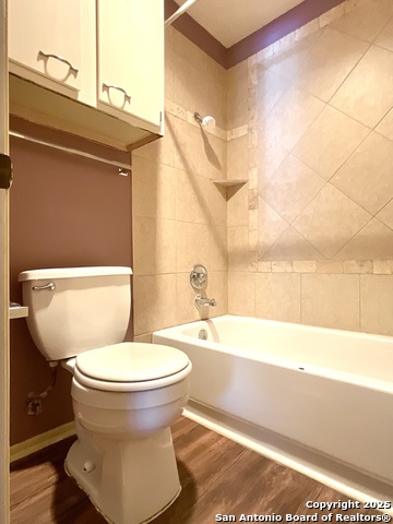 Image 15 of 28 For 3843 Barrington St 253n