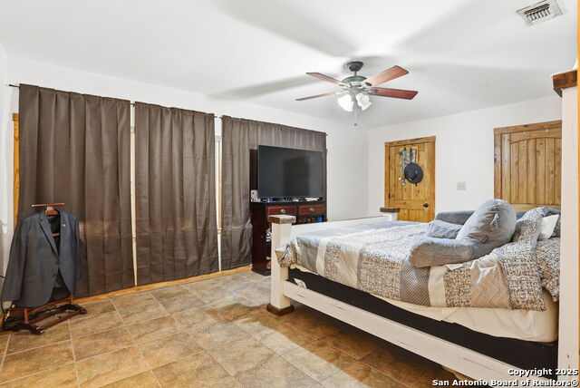 Image 10 of 37 For 340 Rio Oak  