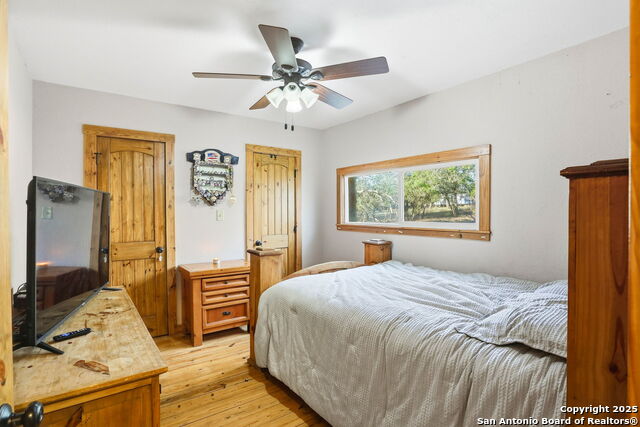 Image 13 of 37 For 340 Rio Oak  