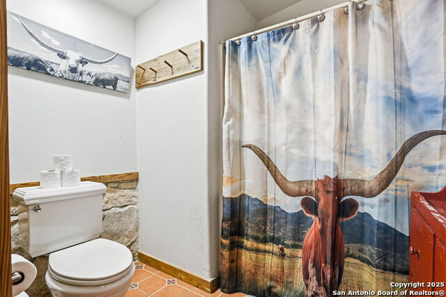 Image 15 of 37 For 340 Rio Oak  