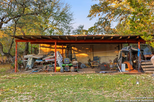 Image 21 of 37 For 340 Rio Oak  