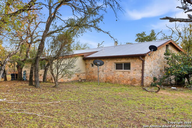 Image 24 of 37 For 340 Rio Oak  