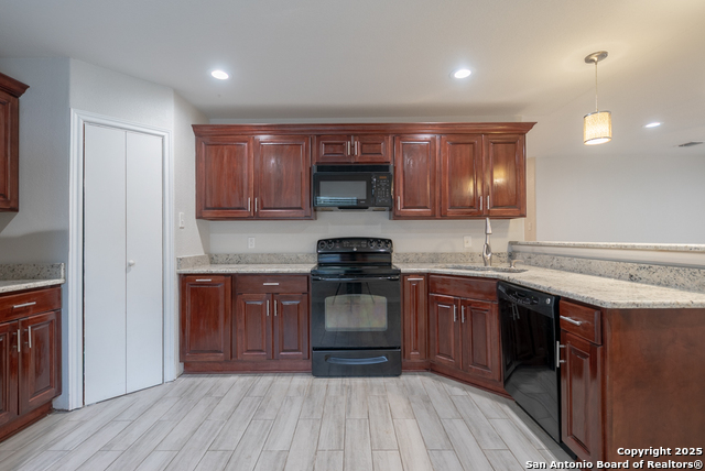 Image 4 of 22 For 6915 Flatstone Pass