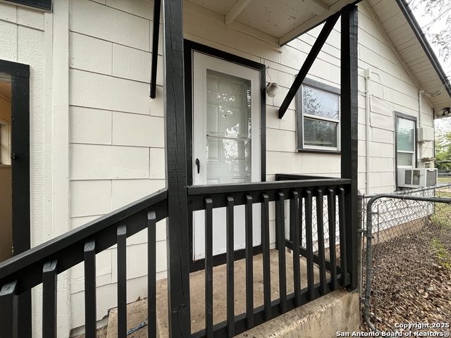 Image 22 of 29 For 1029 Essex St