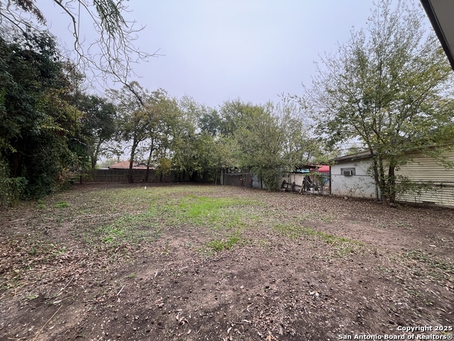 Image 24 of 29 For 1029 Essex St