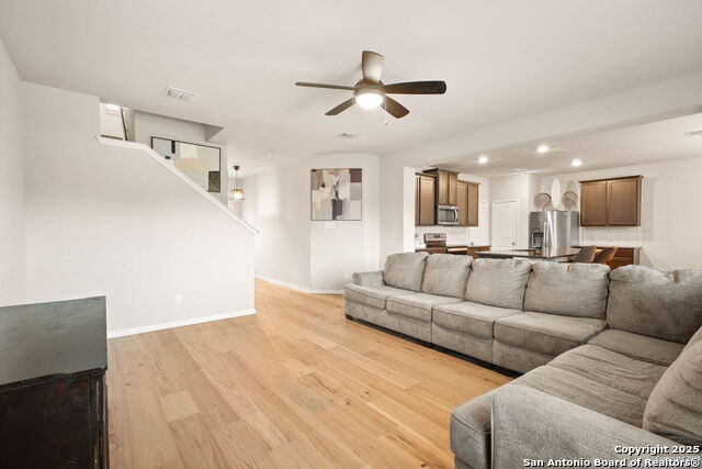 Image 8 of 30 For 9335 Nubuck Branch