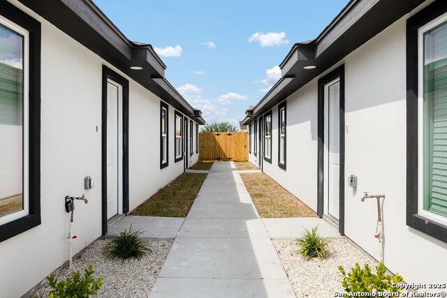 Image 3 of 30 For 1604 Shadow Creek