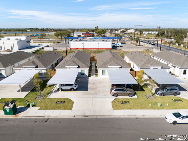 Listing photo id 0 for 7811 58th Lane