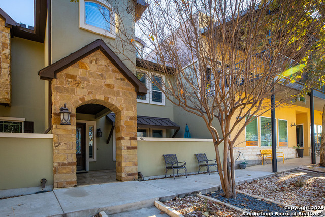 Details for 961 N. Academy, New Braunfels, TX 78130