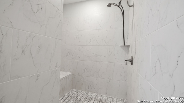 Image 23 of 34 For 961 N. Academy