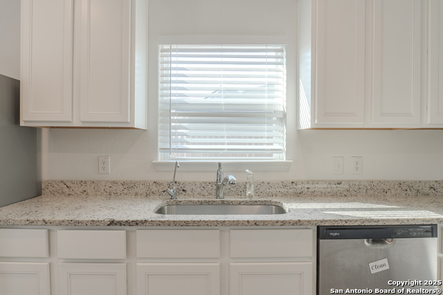 Listing photo id 9 for 12114 Luckey Villa