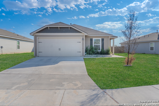 Listing photo id 0 for 12114 Luckey Villa