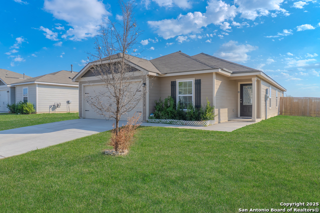 Listing photo id 18 for 12114 Luckey Villa