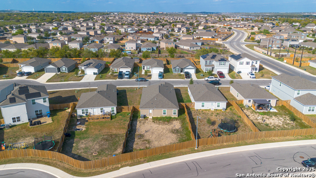 Listing photo id 19 for 12114 Luckey Villa