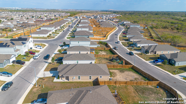 Listing photo id 20 for 12114 Luckey Villa