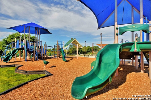 Listing photo id 25 for 12114 Luckey Villa