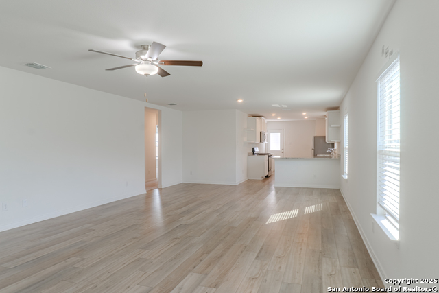 Listing photo id 2 for 12114 Luckey Villa