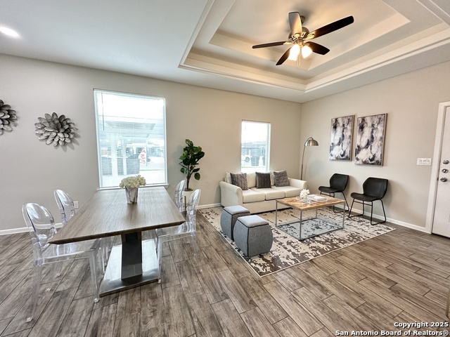 Listing photo id 18 for 1505 Shavano Drive