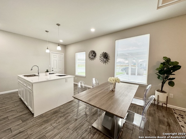 Listing photo id 20 for 1505 Shavano Drive