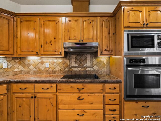 Image 16 of 73 For 102 Oak Valley Dr