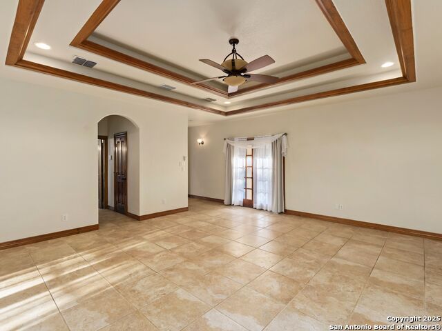 Image 20 of 73 For 102 Oak Valley Dr