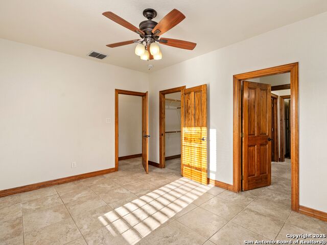 Image 22 of 73 For 102 Oak Valley Dr