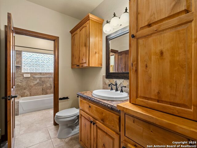 Image 32 of 73 For 102 Oak Valley Dr