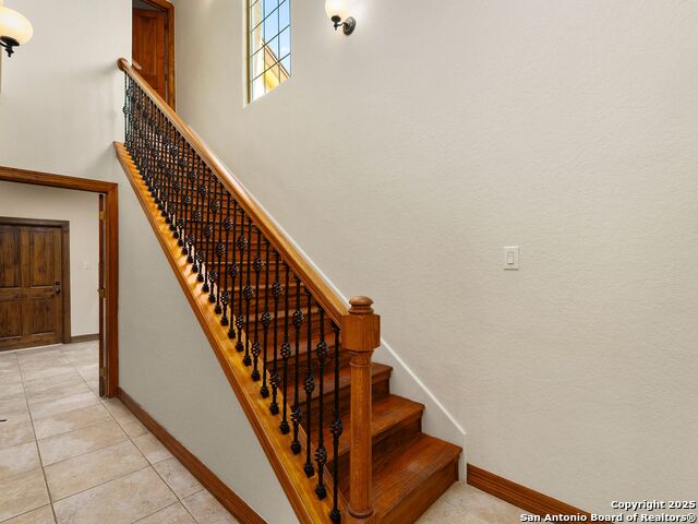 Image 34 of 73 For 102 Oak Valley Dr