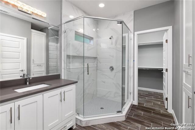 Listing photo id 8 for 428 Acacia Street