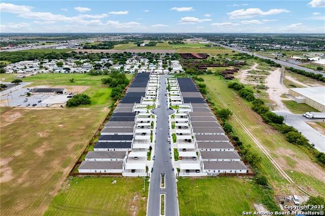 Listing photo id 16 for 428 Acacia Street