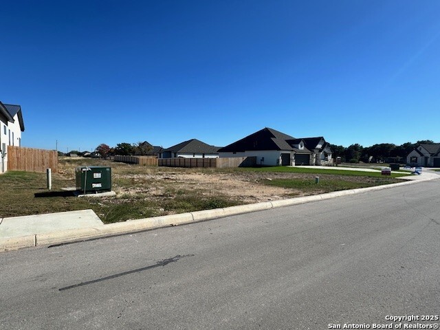 Image 3 of 4 For 266 Janice Avenue