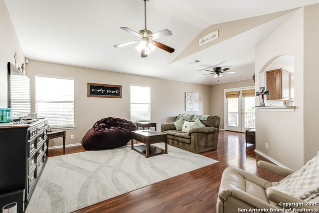 Image 10 of 34 For 8519 Chickasaw Bluff