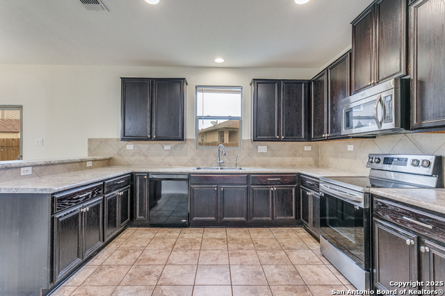 Image 9 of 25 For 7739 Palomino Cove