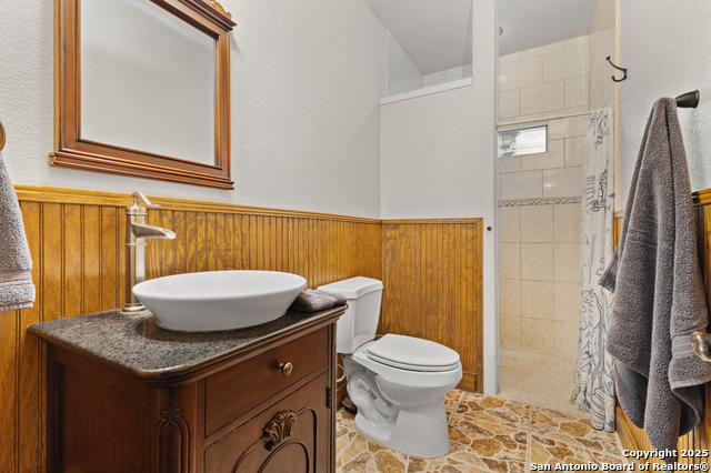 Image 19 of 49 For 4355 State Highway 16 N